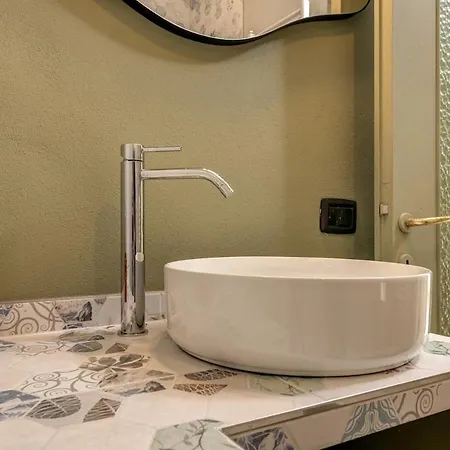 Апартаменты Design E Vista Beachfront Oasis With Ac E Wifi Манделло-дель-Ларио